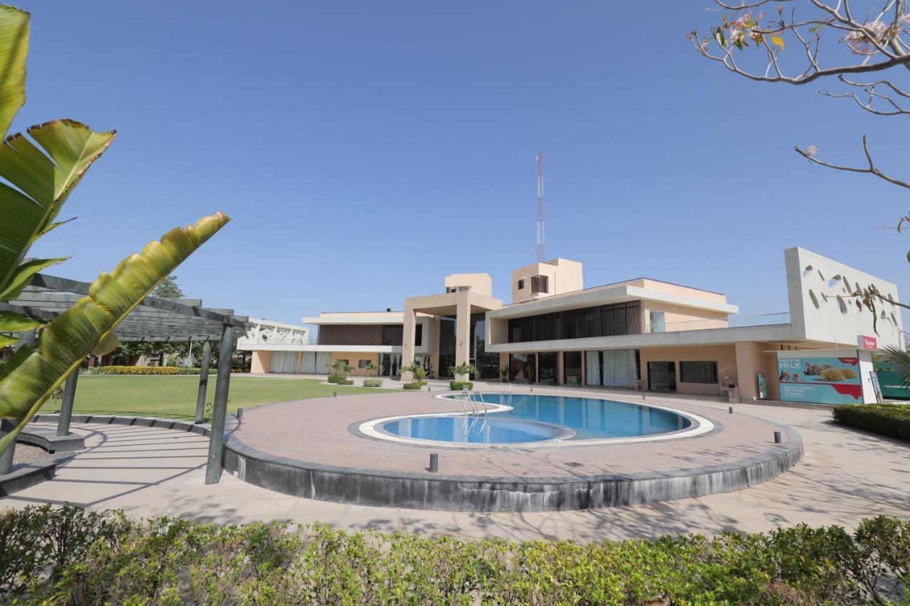 Club Heaven Palanpur Hotel Kültér fotó