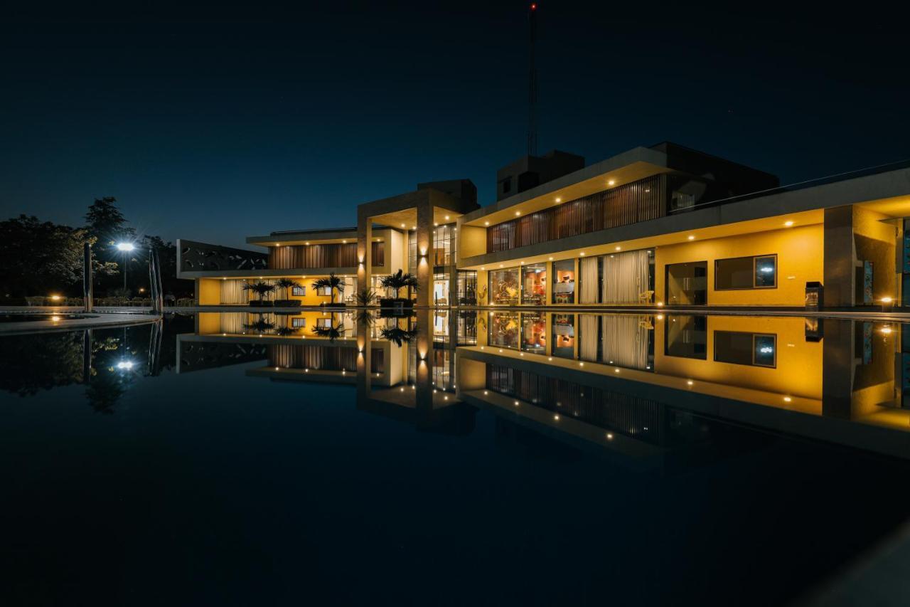 Club Heaven Palanpur Hotel Kültér fotó