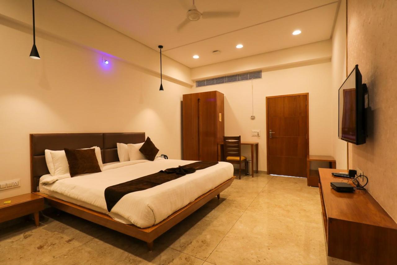 Club Heaven Palanpur Hotel Kültér fotó