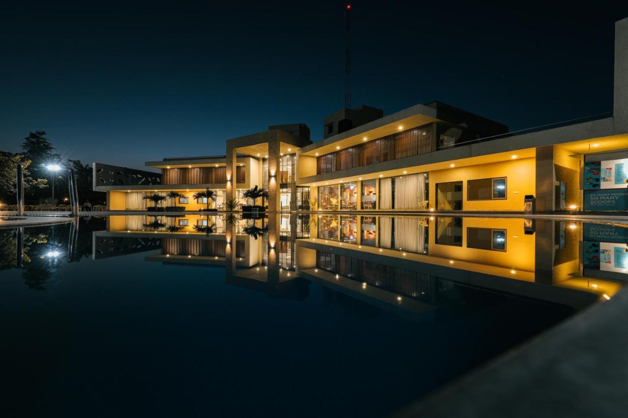 Club Heaven Palanpur Hotel Kültér fotó