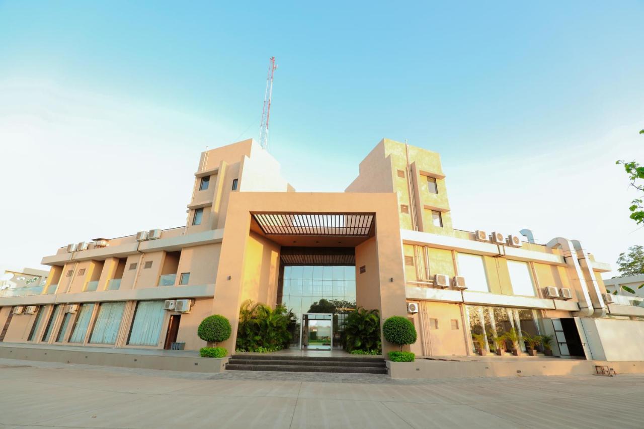 Club Heaven Palanpur Hotel Kültér fotó